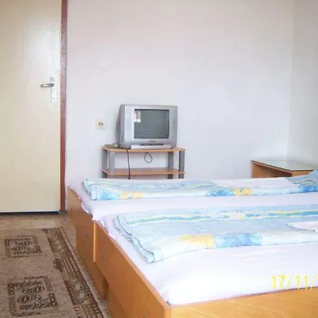 Kostandara Pensiune 3*
